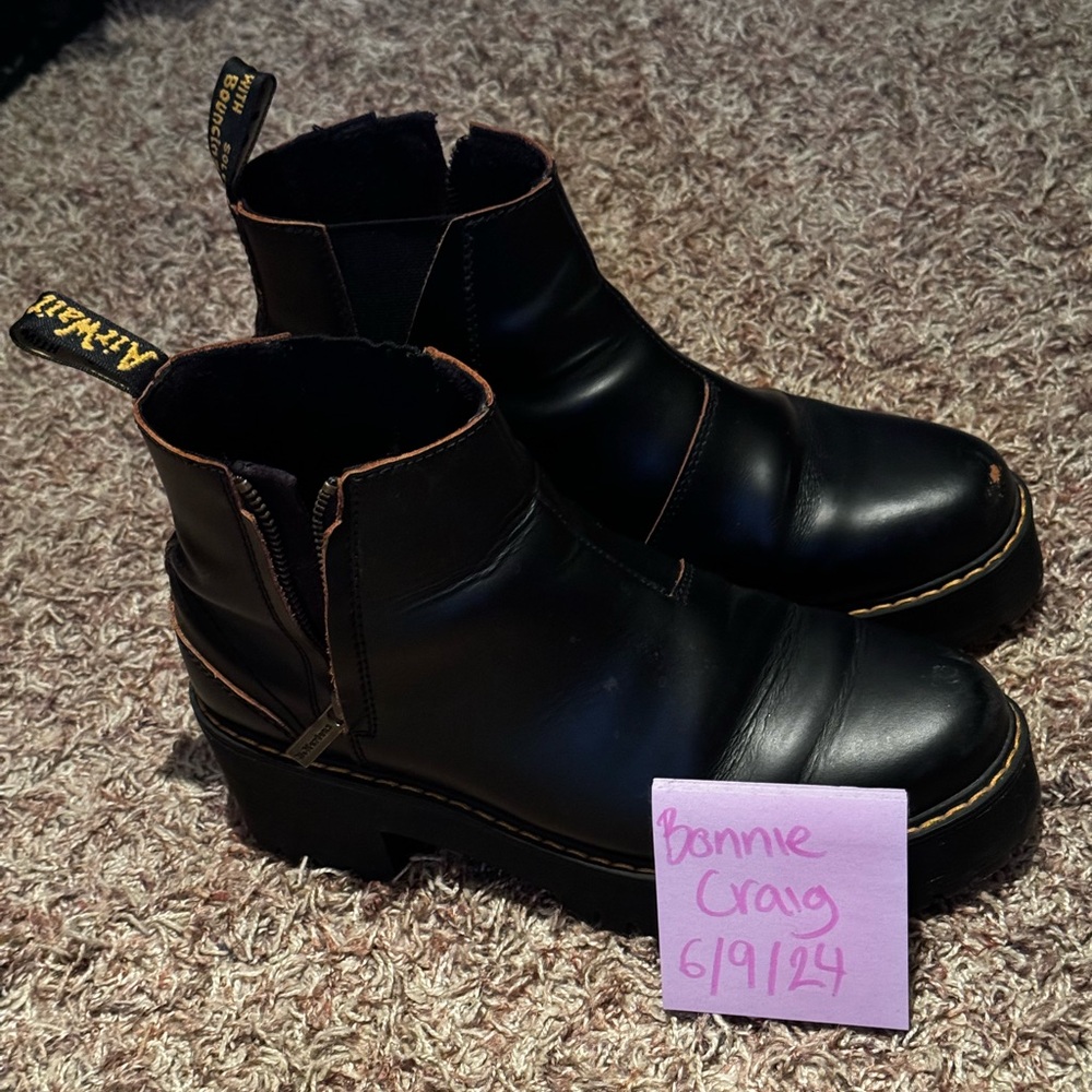 Doc marten zip up Chelsea boot size 9